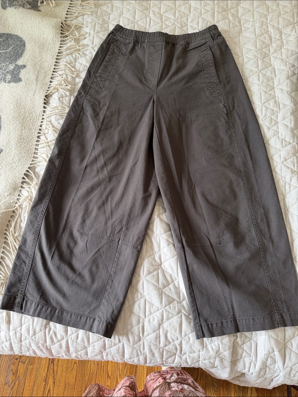 Banana Republic Wide Leg Cropped Pants in Charcoal Gray